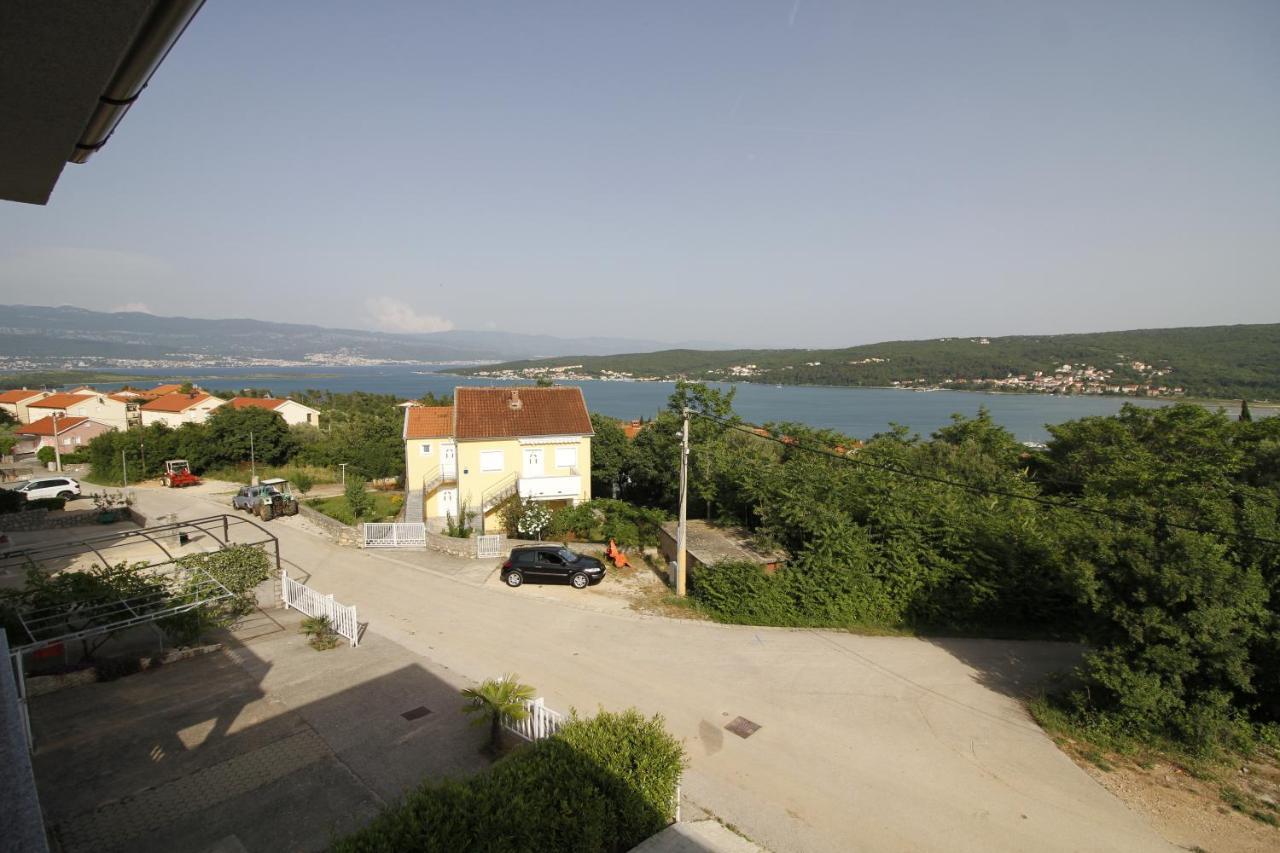 Apartments Klaudija Cizici Exterior photo
